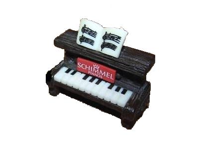 Cute shimmel piano